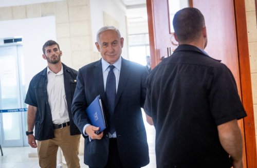 Prosecution asks court to amend indictment in Netanyahu trial