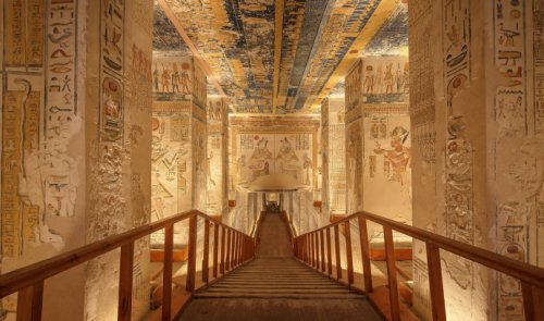 Tunnel that could lead to Cleopatra's Tomb is 'geometric miracle'