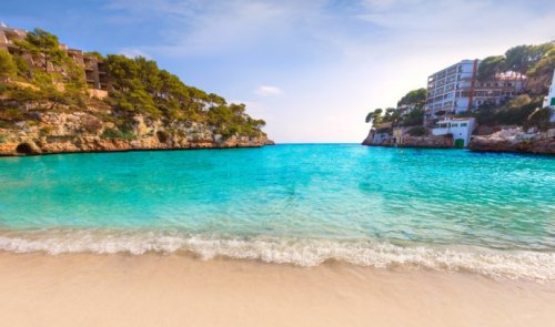 Spanish influencer bathes in forbidden water where six people died