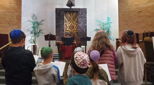 Nearly a quarter of Americans raised Jewish have left the religion, survey says