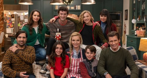 ‘Oh. What. Fun.’ Trailer: Michelle Pfeiffer, Felicity Jones, & More Star in New Prime Video Christmas Movie – Watch Now!