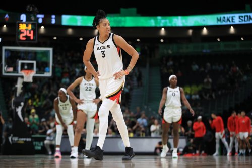 Kelsey Plum Calls Out Candace Parker Shoe-sock Combo | Flipboard