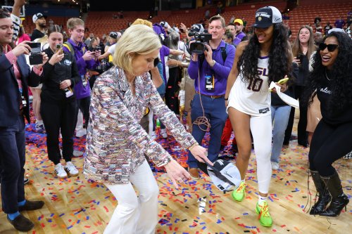 Kim Mulkey continues her fashion show at LSU championship parade