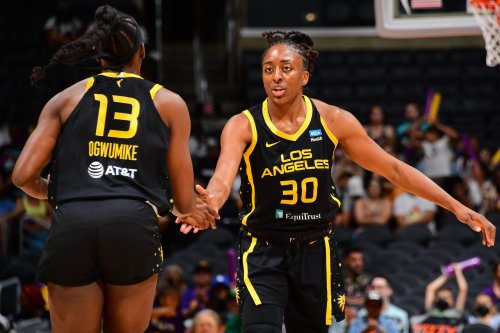 Report Los Angeles Sparks Re sign Nneka Ogwumike To One year Deal 