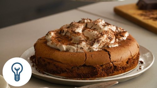 This Genius Flourless Chocolate Cloud Cake Will Look (&amp; Taste) Amazing No Matter What