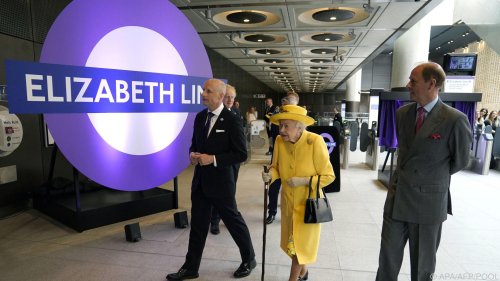 Queen besuchte neue Elizabeth Line der Londoner U-Bahn