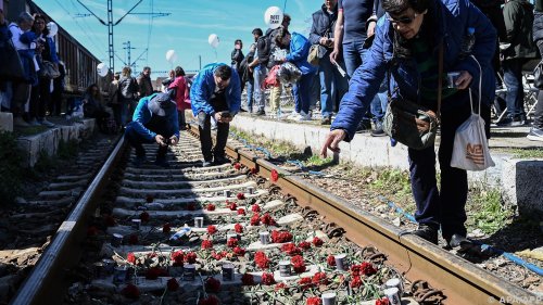 Wieder Bahnfahrten nach schwerem Zugsunglück in Griechenland