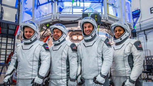 Neue ISS-Crew fliegt einen Tag später ins All