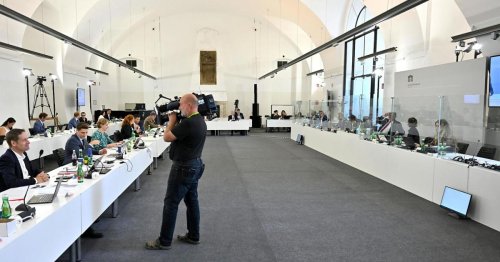 Kanzlersprecher und Agentur-Chef im U-Ausschuss