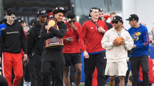 National champion Kansas basketball team welcomed back by Jayhawks fans in Lawrence