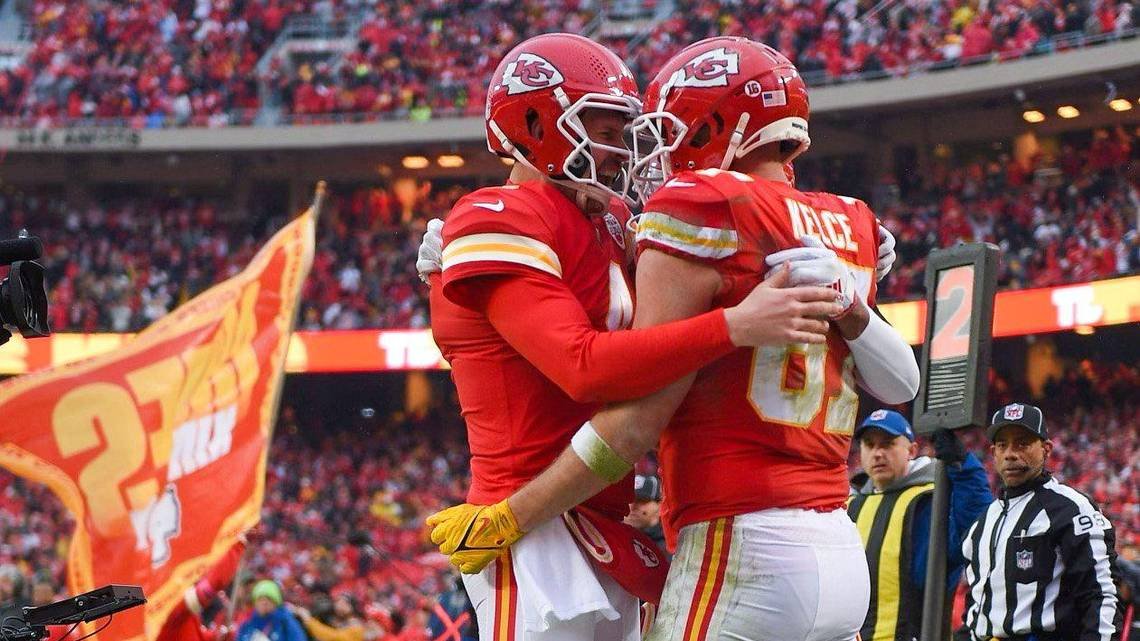 Browns fans flashed back to playoffs in 2021, seeing Chad Henne lead a big  drive for the Chiefs again - Dawgs By Nature