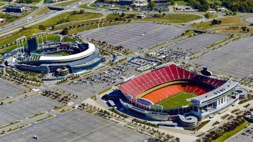 Sure, the Chiefs and Royals have old stadiums. Taxpayers shouldn’t buy them new ones