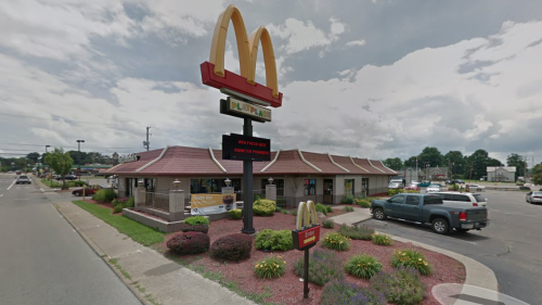 Man making threats in McDonald’s drops knife after customer pulls gun ...