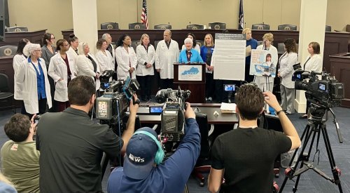 Planned Parenthood urges Beshear to veto abortion-ban 'clarification,' says it would increase risk • Kentucky Lantern