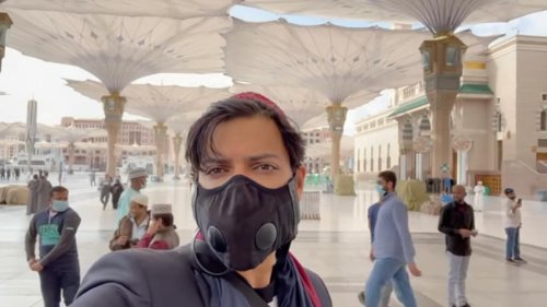 Bollywood star Ali Fazal visits Mecca and Medina, says 'truly blessed in many ways'