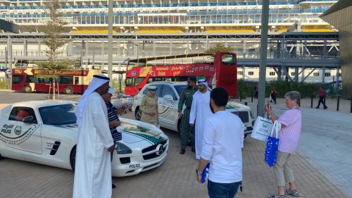 Look: Dubai Police surprise tourists with special gifts, supercar show
