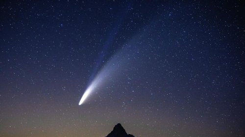 Giant Comet Twice The Size Of Mount Everest Likely To Make Close ...