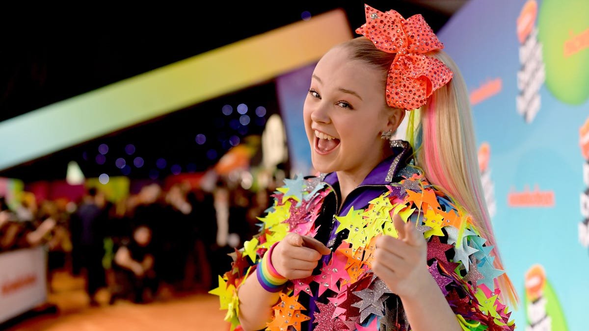 JoJo Siwa Doesn't Want to Kiss Another Human in Her New Movie, 'Especially' a Man