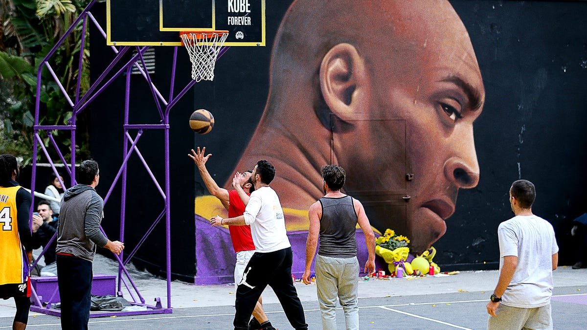 Kobe Bryant Mural Starts Ominously Scowling After Lakers First-Round Collapse