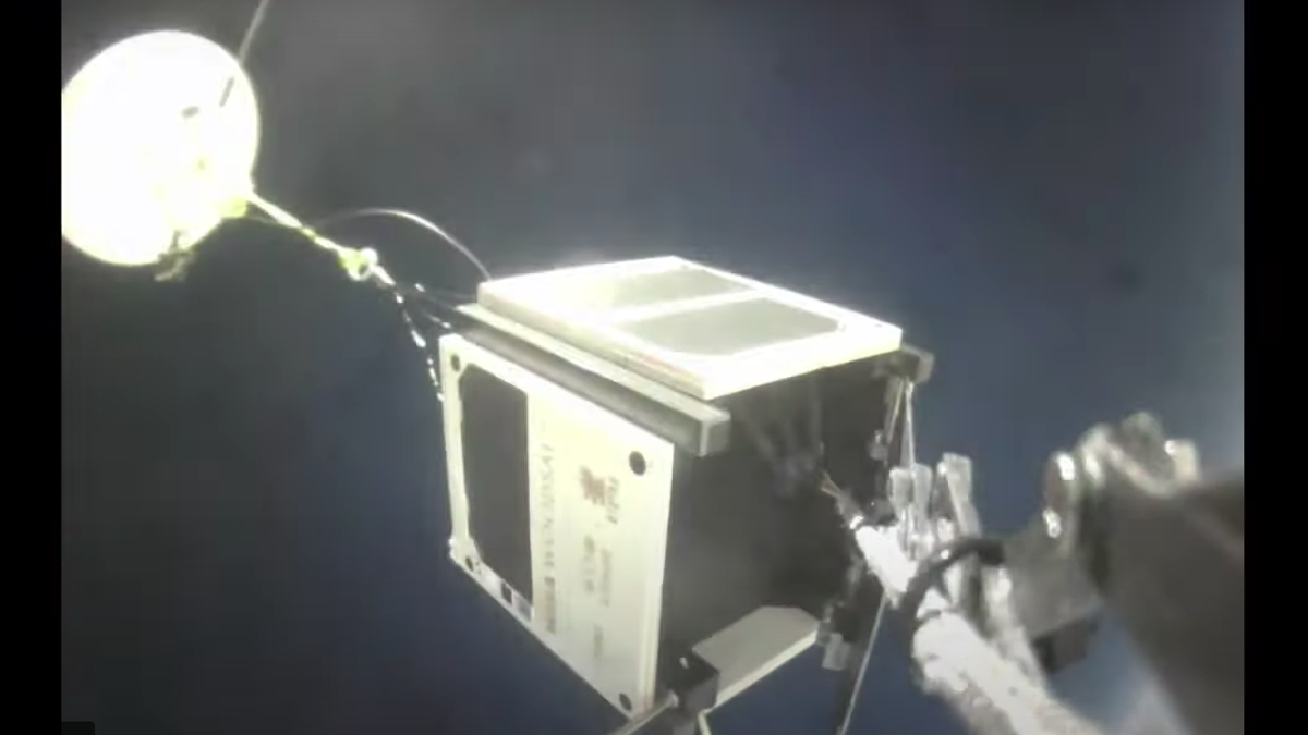Video Shows Wooden Satellite Prototype in the Stratosphere