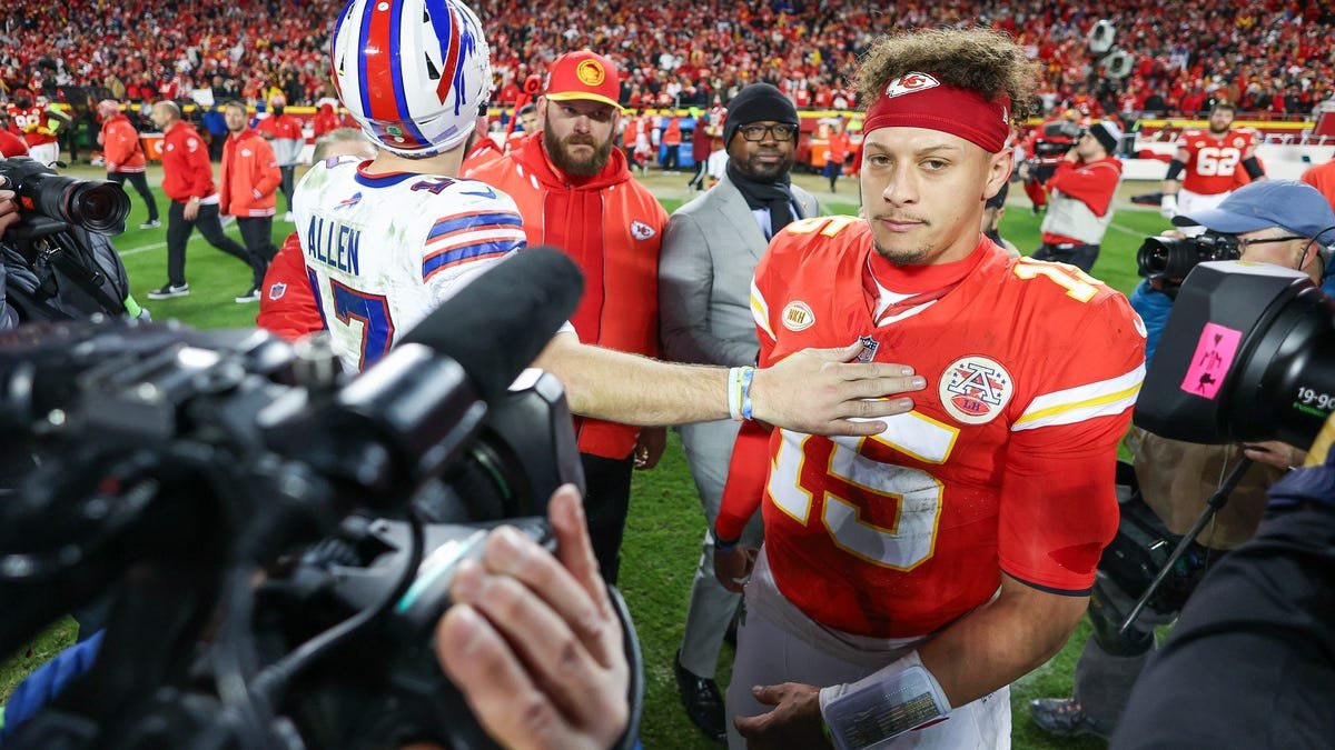 I’m sorry your wide receiver is a moron, Patrick Mahomes