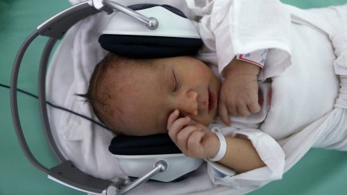 Babies’ brains are wired to learn multiple languages at once