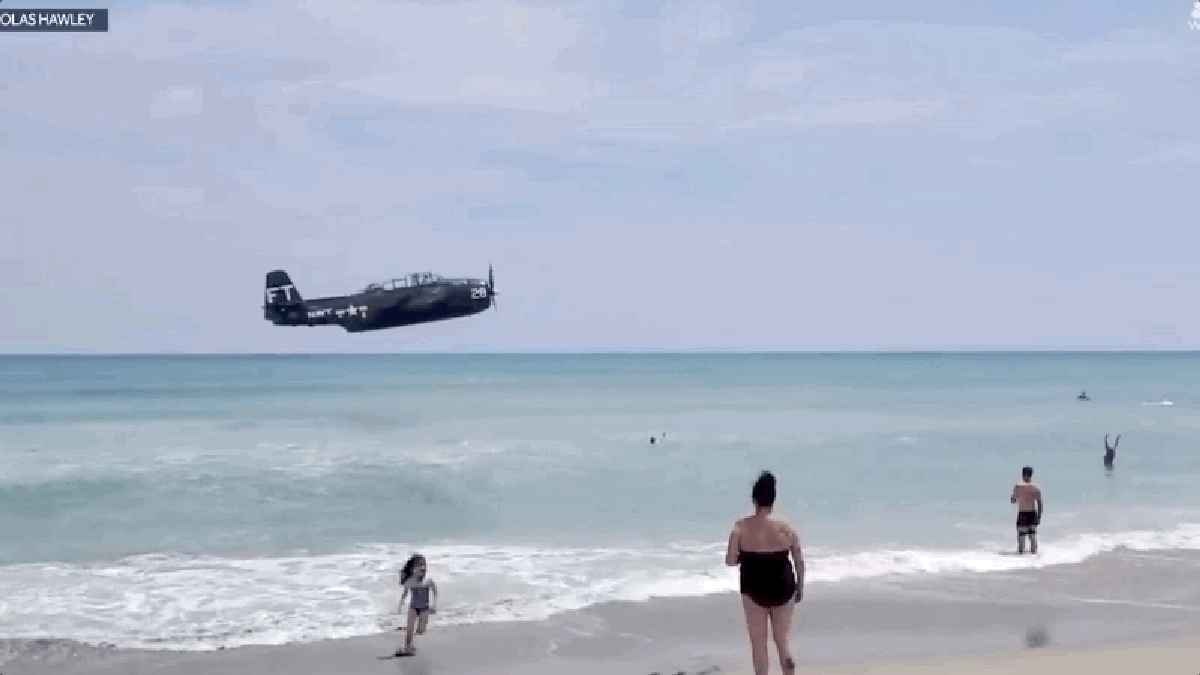 WWII-Era Plane Gives Florida Beachgoers Close-Up View Of It Crashing Into Ocean