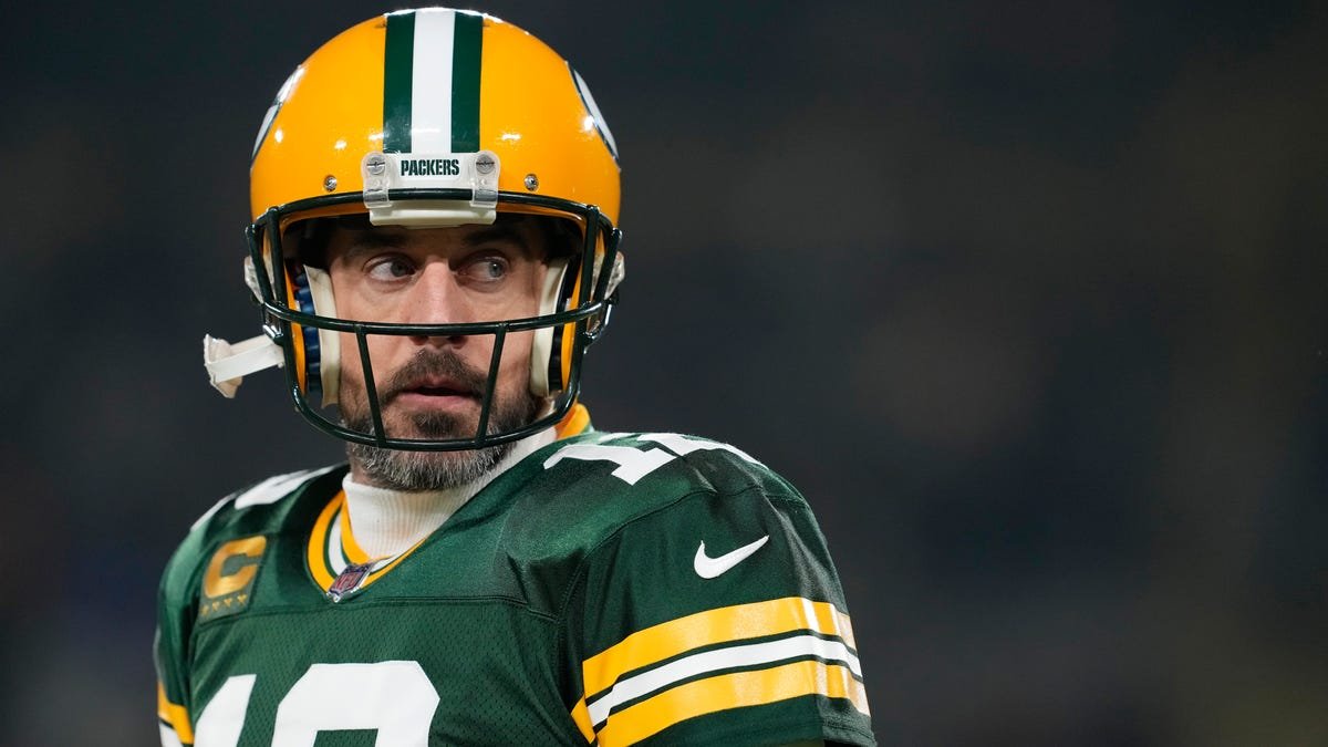 Aaron Rodgers is finally a Jet, now hopefully he'll leave us alone