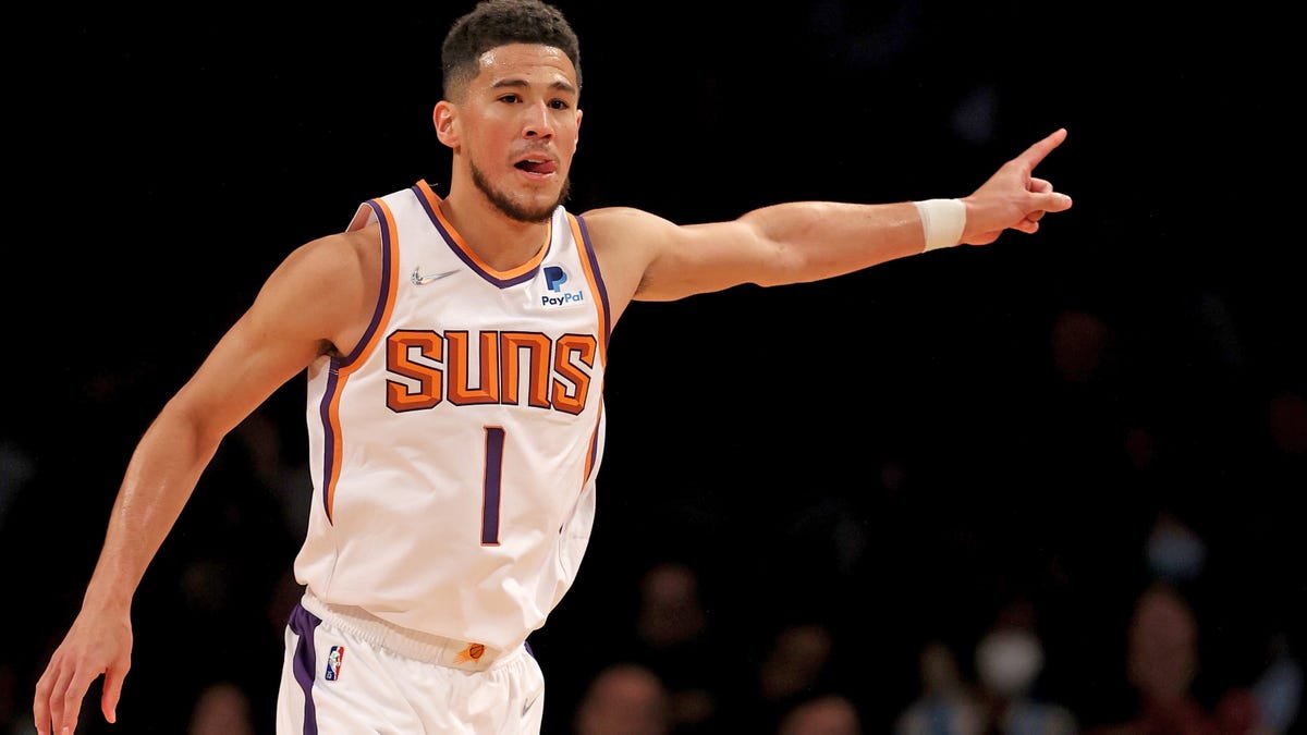 Devin Booker is staking his claim for the crown of best shooting guard in the NBA and he’s got a damn good argument