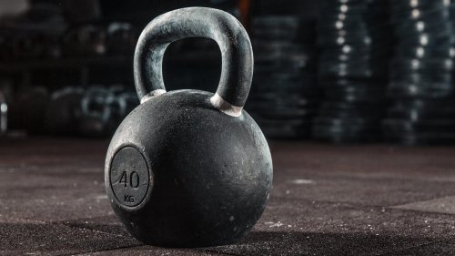 How to Do Kettlebell Exercises Without Hurting Your Wrists