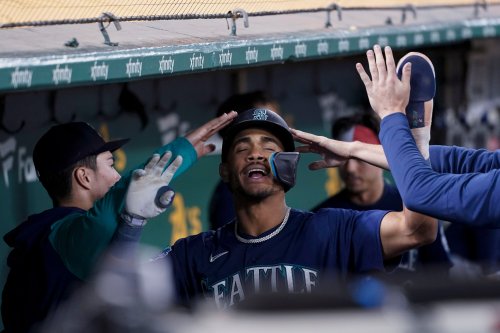 Crawford homers, Kelenic drives in two to back Castillo’s win as Mariners beat A’s 7-2