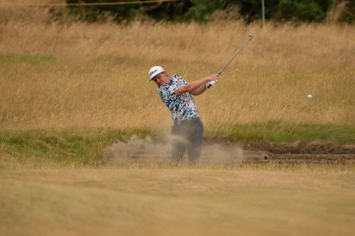 Smith falls away at British Open after bad call from bunker
