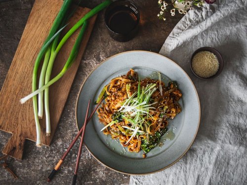 Pad see ew (Thai stir-fried noodles) | Recipe | Kitchen Stories