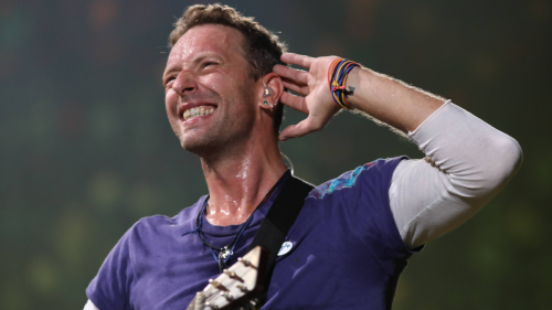 Video: Coldplay-Star Chris Martin überrascht im Pub mit Performance!