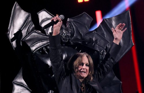 Ozzy Osbourne: Auftritt auf einem Thron beim Black Sabbath-Abschiedskonzert