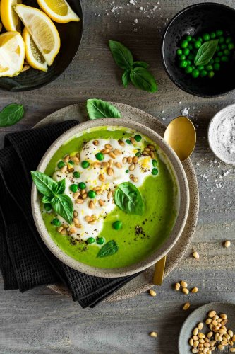 Erbsensuppe aus grünen Erbsen