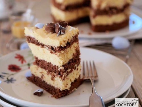 Diese Amaretto-Eierlikör-Mousse-Torte gehört auf jede Oster-Kaffeetafel!