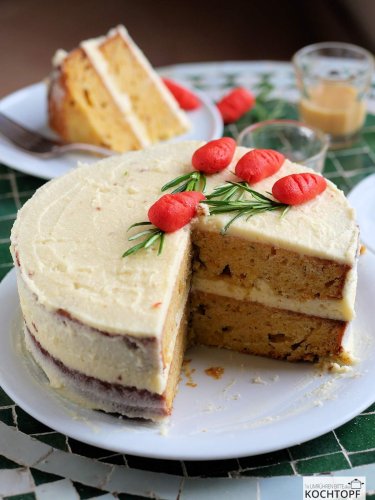 Eierlikör-Buttercreme-Rüeblitorte – es muss nicht immer Carrot Cake sein!