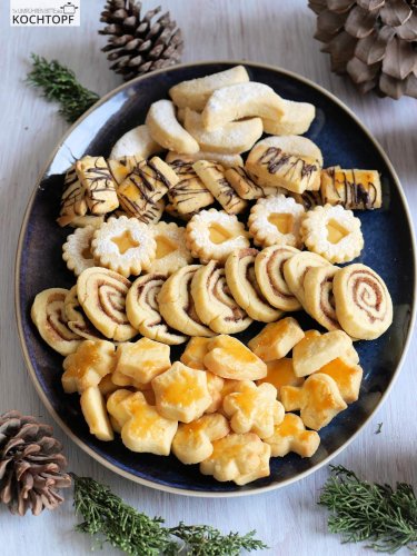 5 Sorten Weihnachtsplätzchen auf einen Streich – aus nur 1 Teig!