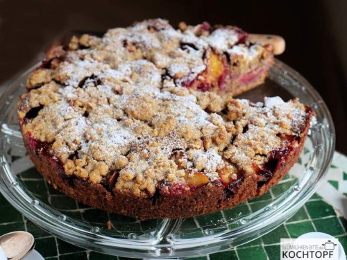 Diesen Pflaumen-Walnuss-Streusel-Kuchen musst du backen!