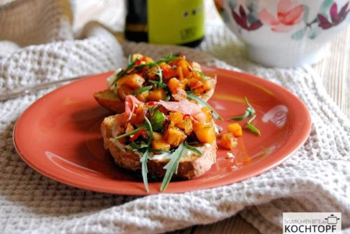 Herbstliche Bruschetta mit geröstetem Kürbis