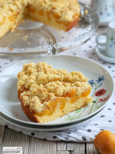 Nísperos-Kuchen mit knusprigen Vanille-Streusel!