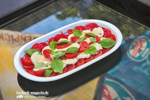 10 Sommer‑Salate, die man an heißen Tagen liebt