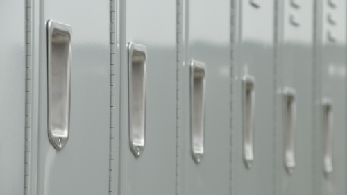 California girl cries as she tells trans locker room experience, told to 'wrap it up'