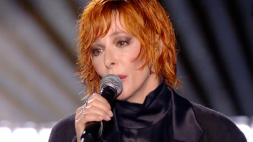 Cannes : la reine Mylène Farmer ouvre la cérémonie d’ouverture en chanson avec un hommage à David Lynch