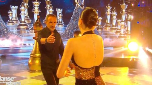 Quand Nikos débarque dans DALS pour surprendre Lénie (avec une petite moustache)