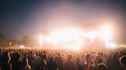 Crise des festivals en France, ou le paradoxe d’une économie bancale entre déficits et renouveau