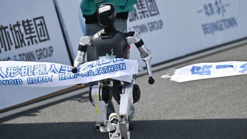 La Chine a organisé le premier semi-marathon de… robots humanoïdes