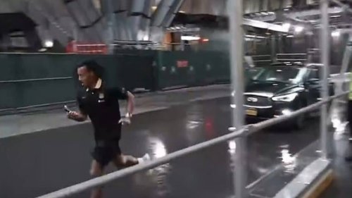 Jules Koundé dévoile la vérité sur son drôle de footing (sous la pluie) à New York