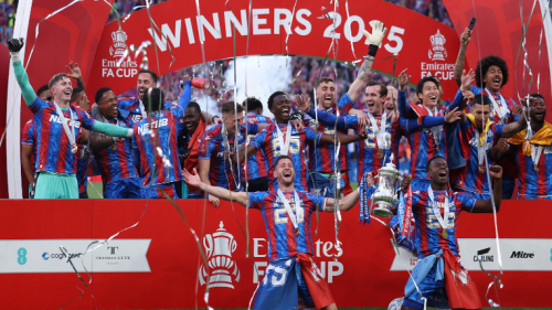Crystal Palace bat Manchester City en finale de la Cup et gagne son premier titre